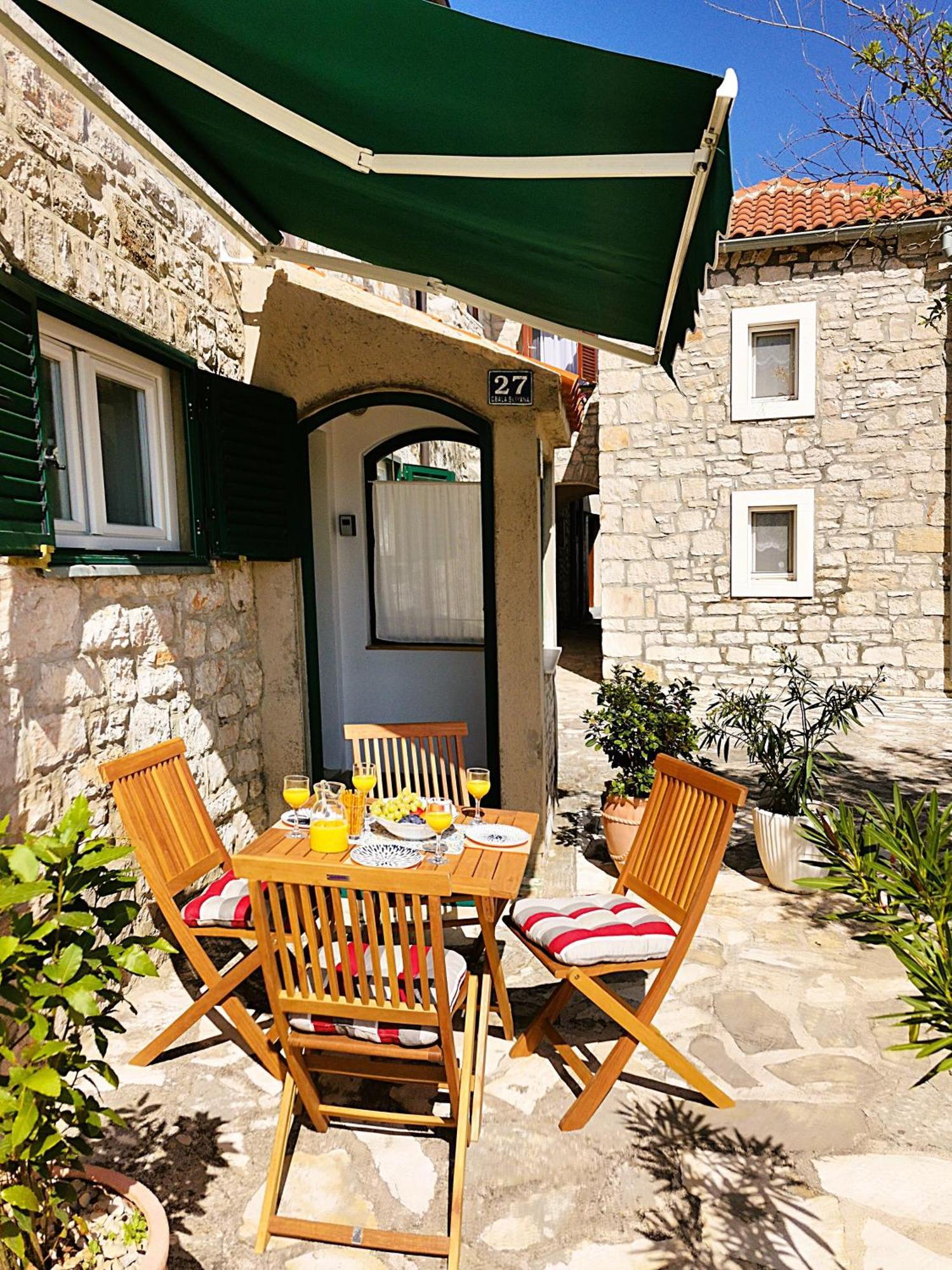 Charming Traditional Townhouse - Holiday Home Kata 耶泽拉 外观 照片